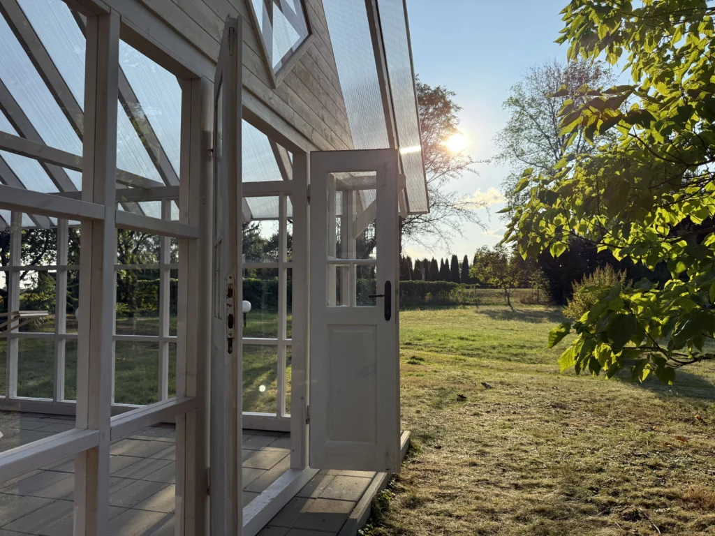 Nowa szklarnia fotograficzna w okolicy Łęcznej, lubelskie - idealna na sesje fotograficzne rodzinne, pokoleniowe i świąteczne